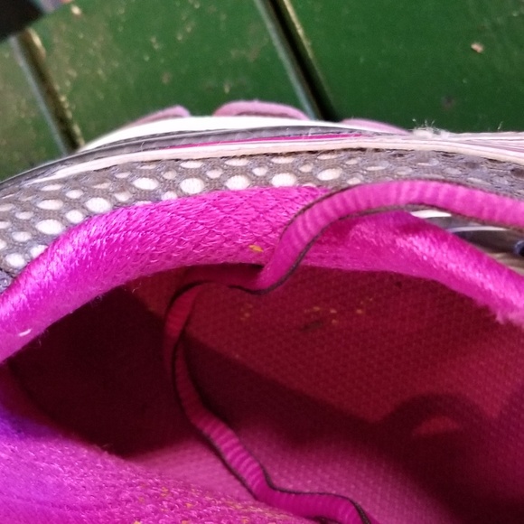 Asics shoes - Picture 3 of 5